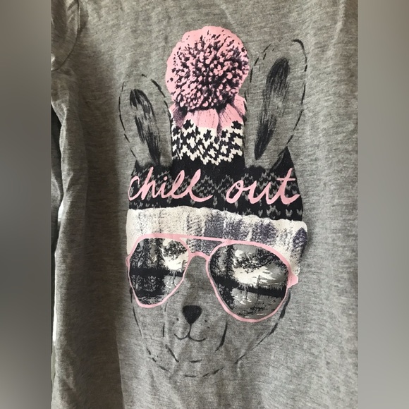 Joe Fresh size 6-7 alpaca in cold weather gear, screen print on a gray top - Picture 2 of 4